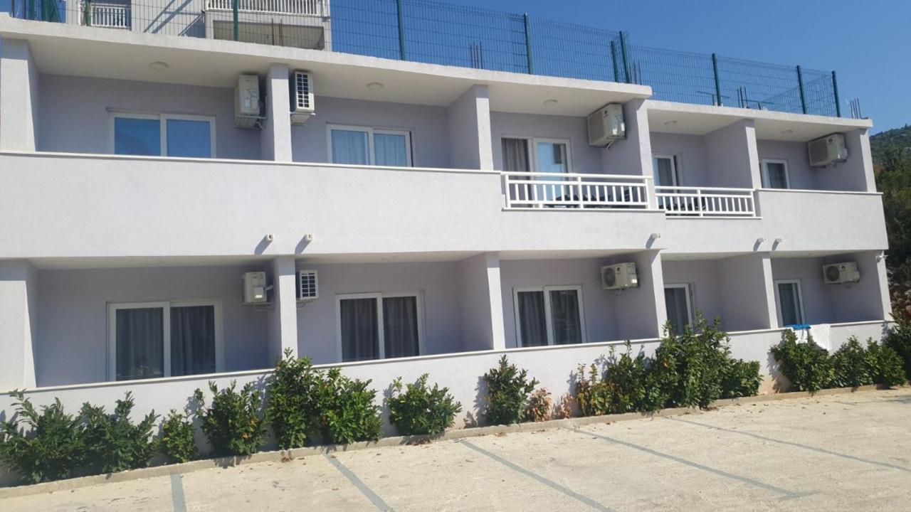 Apartments Capeta Neum Exterior photo