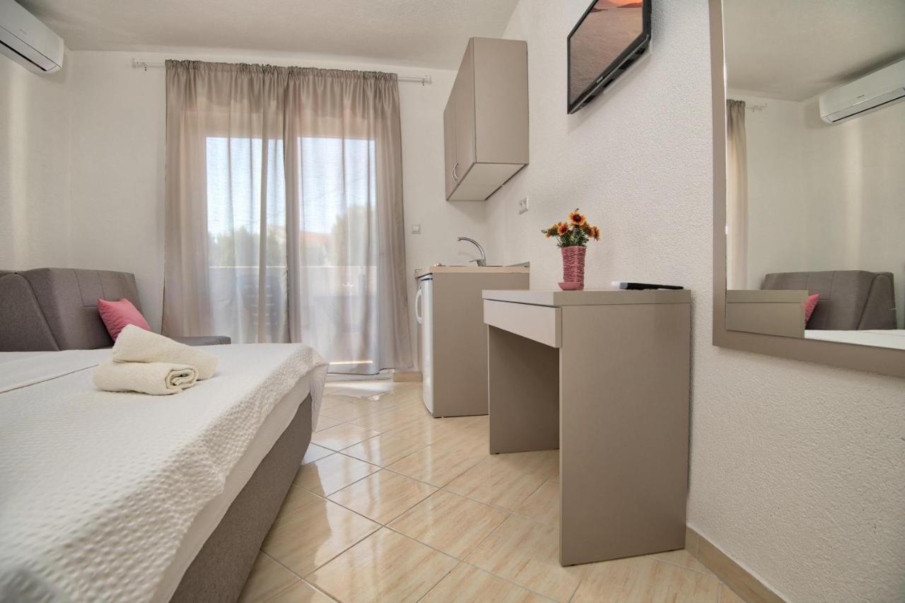 Apartments Capeta Neum Exterior photo